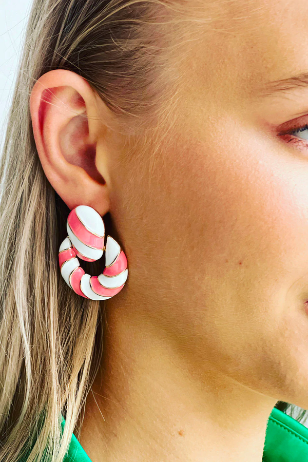 THE RACING STRIPE EARRING - CORAL