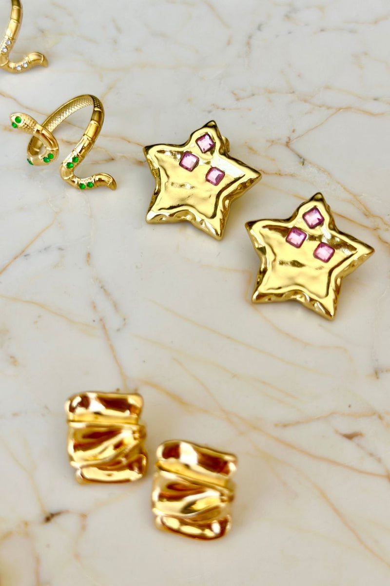 CHUNKY GOLD STAR STUDS